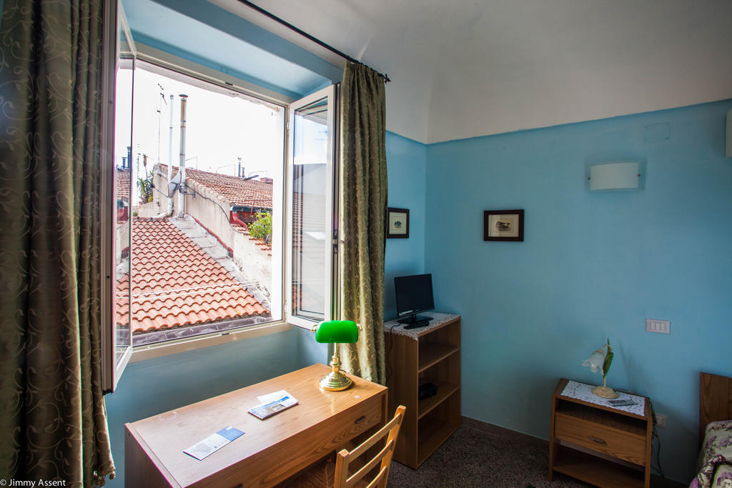 Hotel Sassari-In Pokoj fotografie
