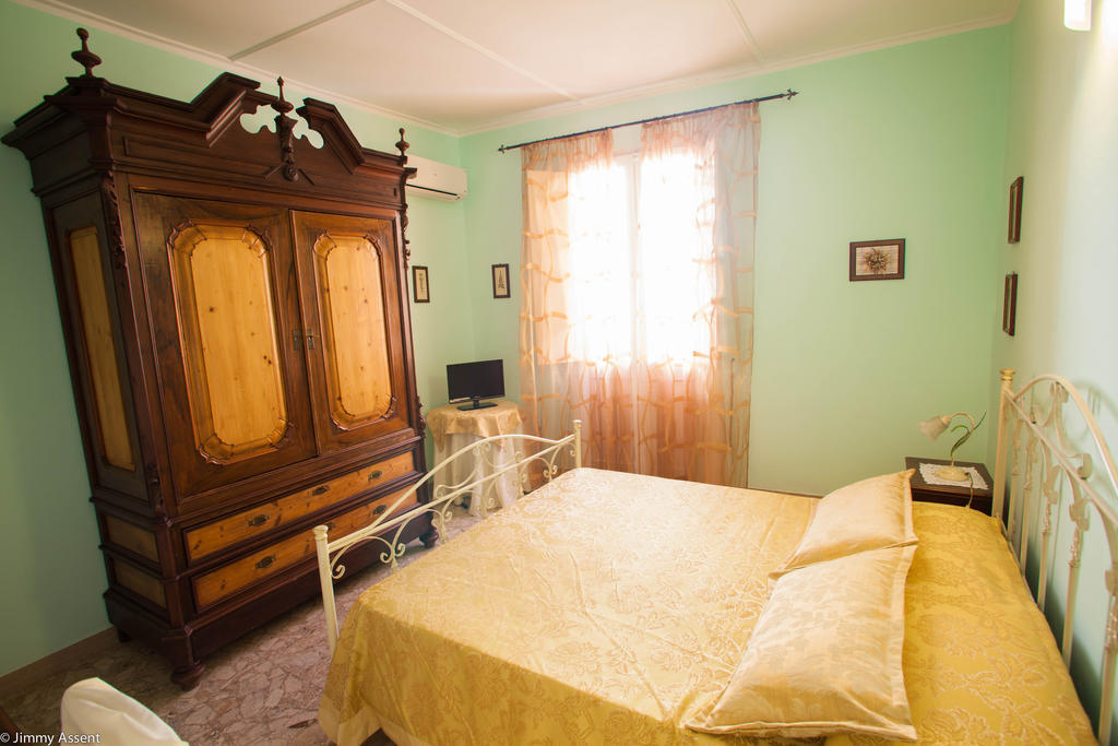 Hotel Sassari-In Pokoj fotografie