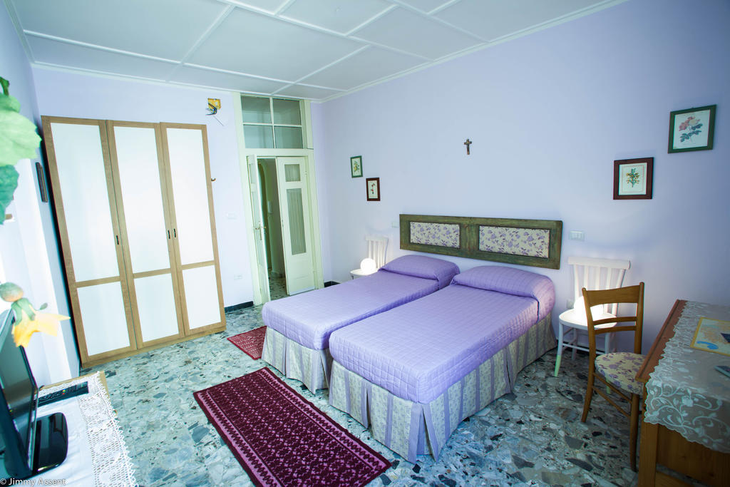 Hotel Sassari-In Pokoj fotografie