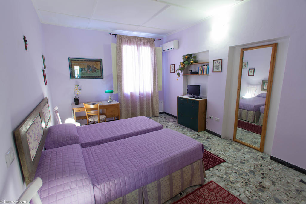 Hotel Sassari-In Pokoj fotografie